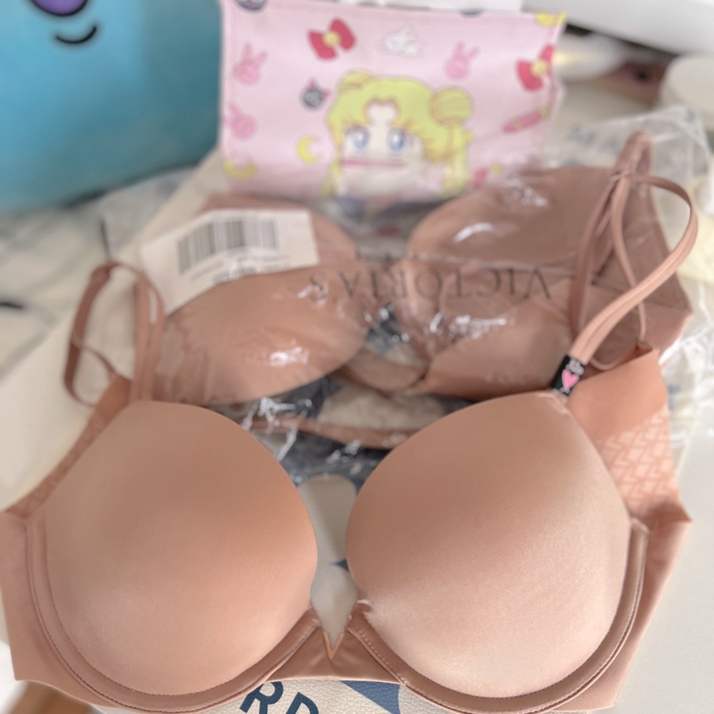 Victoria’s Secret bra 32d two pieces